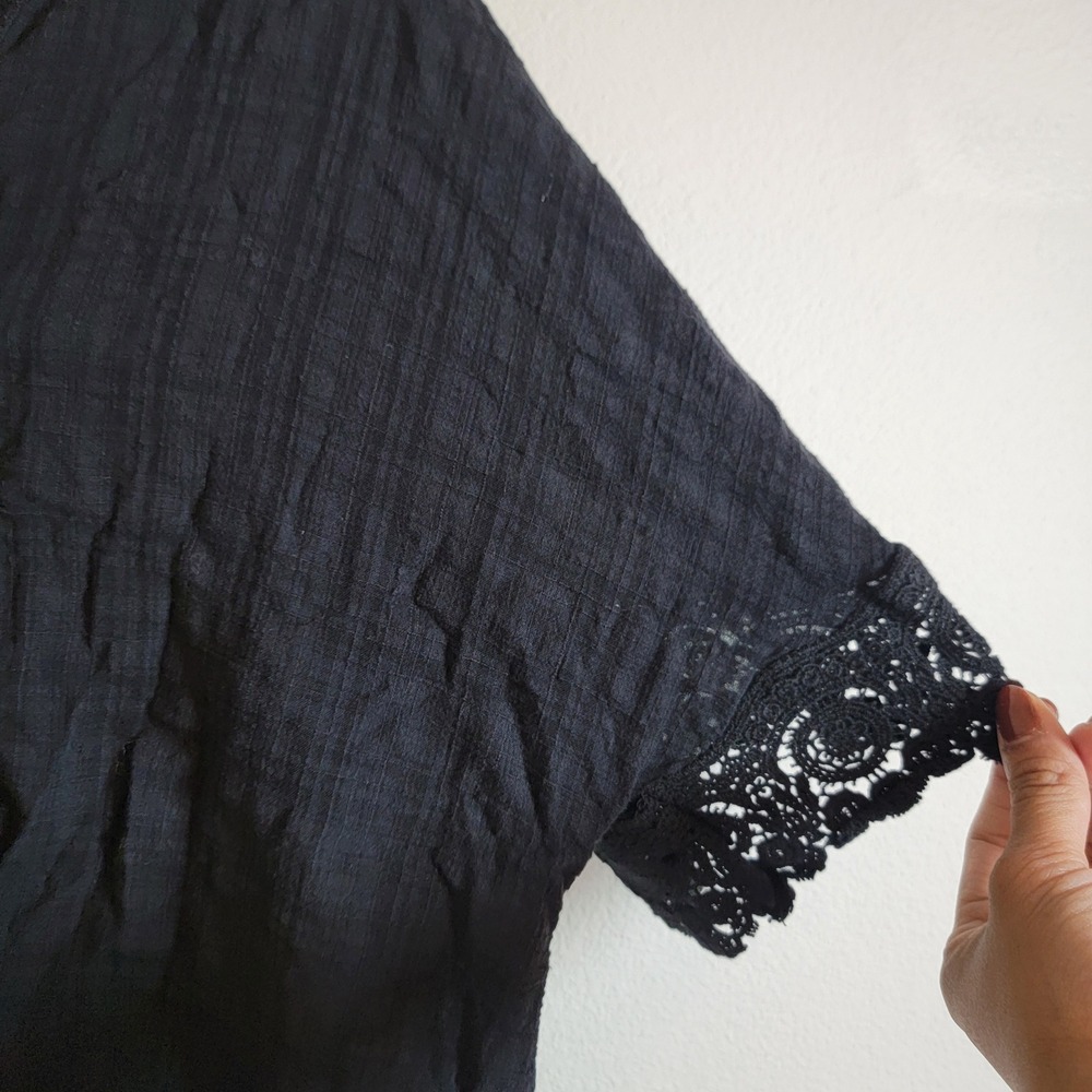 Max Studio Black Textured Gauze Front Tie Crochet Lace Trim V-Neck Top Medium - Picture 4 of 11